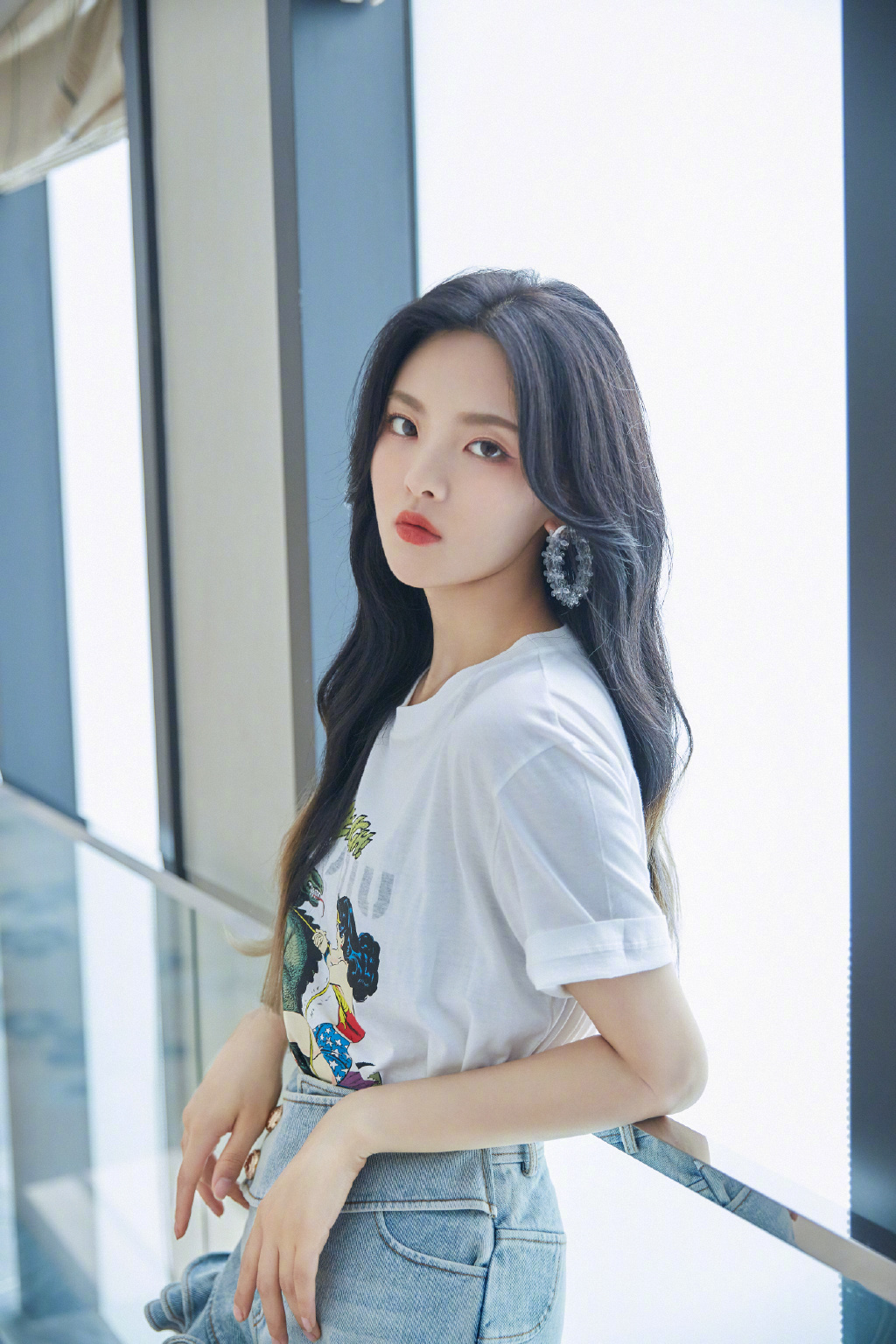 高清江苏性感美女星杨超越甜美糖果色写真图片图片