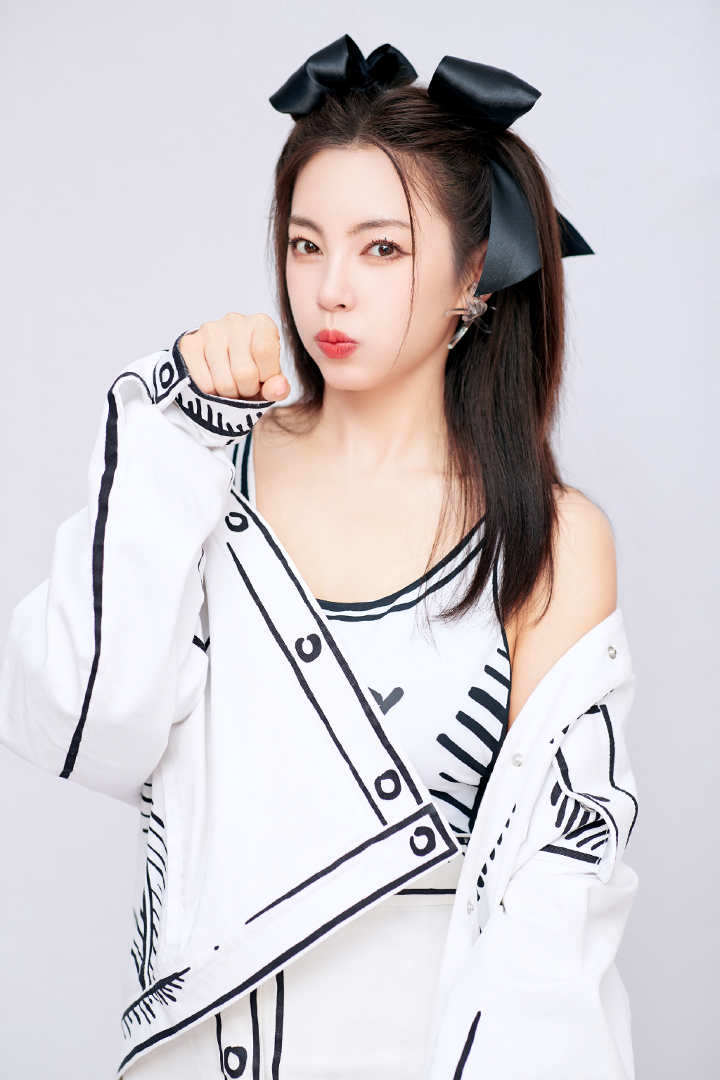 高清内地山东德州女演员性感熟女明星张雨绮写真图片下载图片