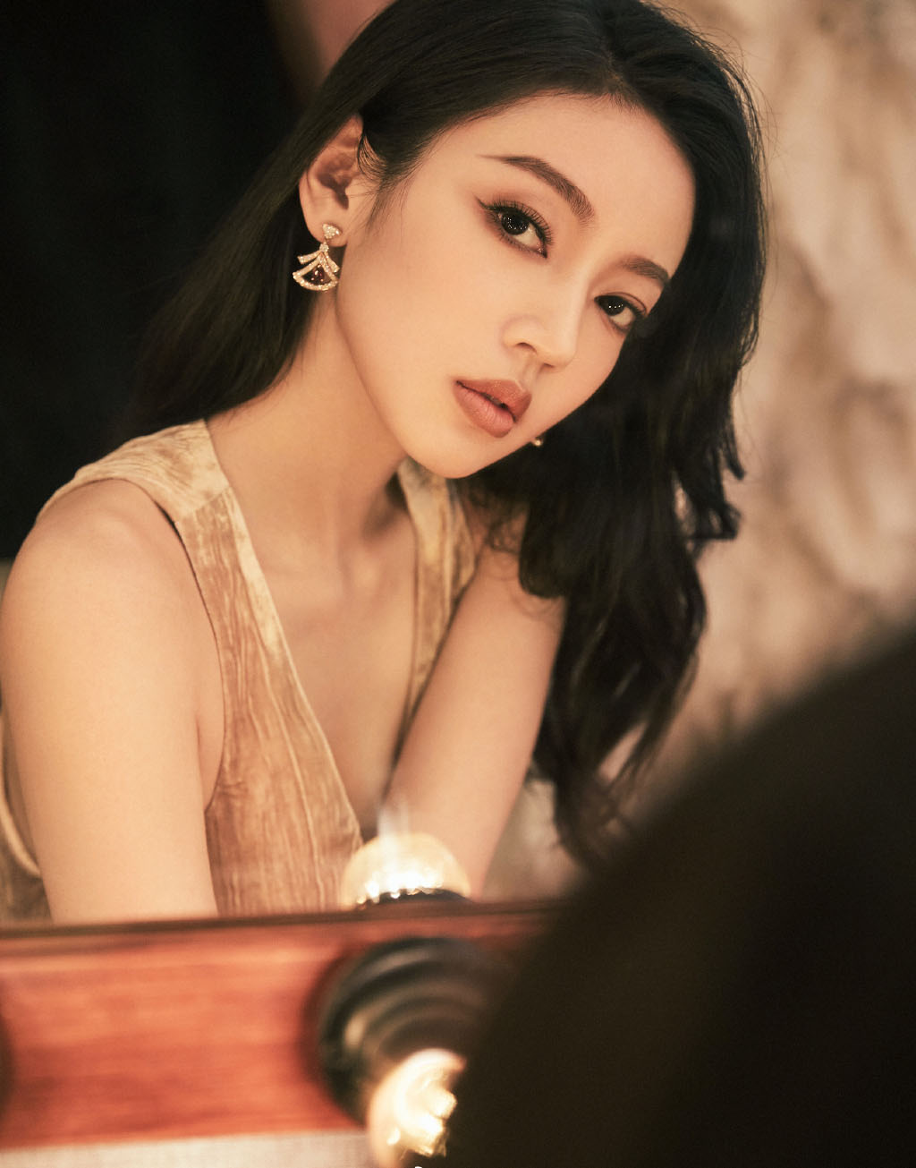 高清中国内地女演员何瑞贤粉色系酷美性感写真图片图片