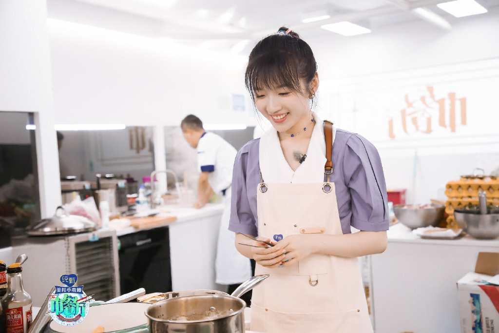 李浩菲《中餐厅第四季》剧照图片图片