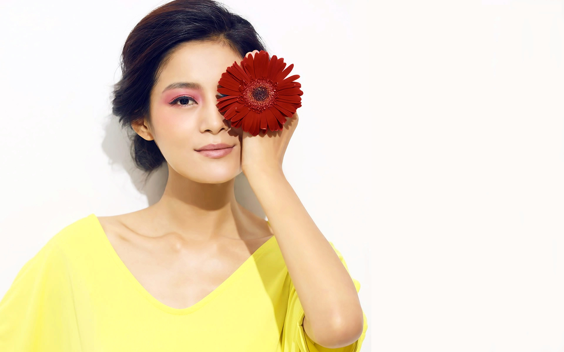 高清内地山东烟台女演员王媛可清爽时尚写真图片图片
