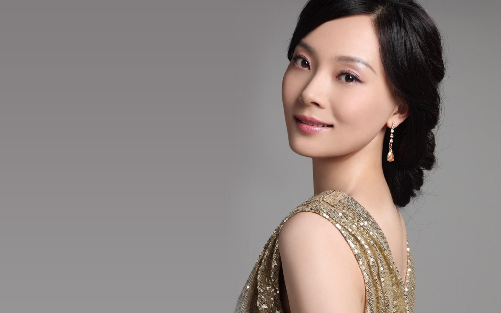 中国影视湖北黄石女演员性感红唇陈数彰显高贵冷艳图片
