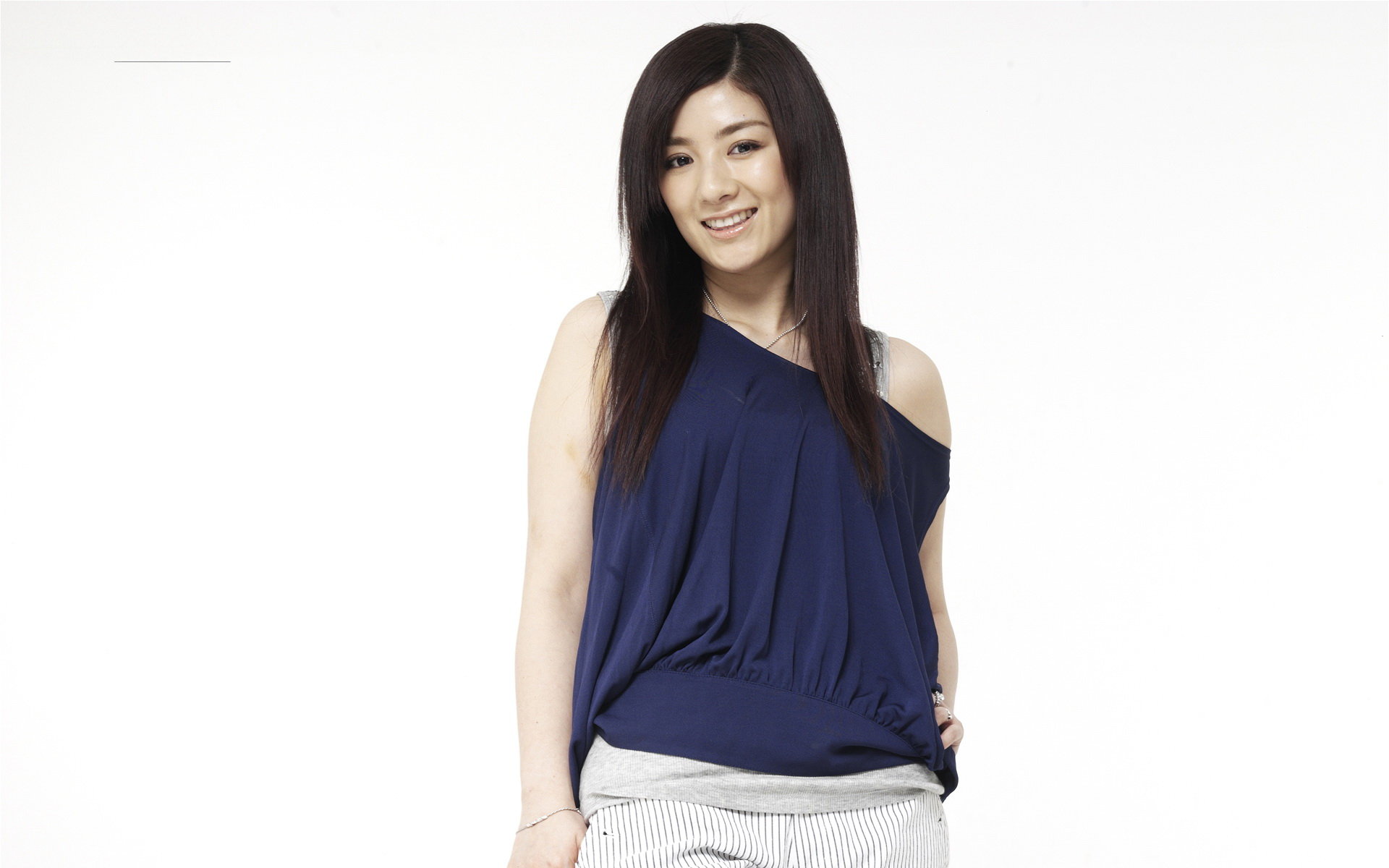 上海美女演员黄奕彩虹纱裙优雅写真图片图片 上海美女演员黄奕彩虹纱裙优雅写真图片图片