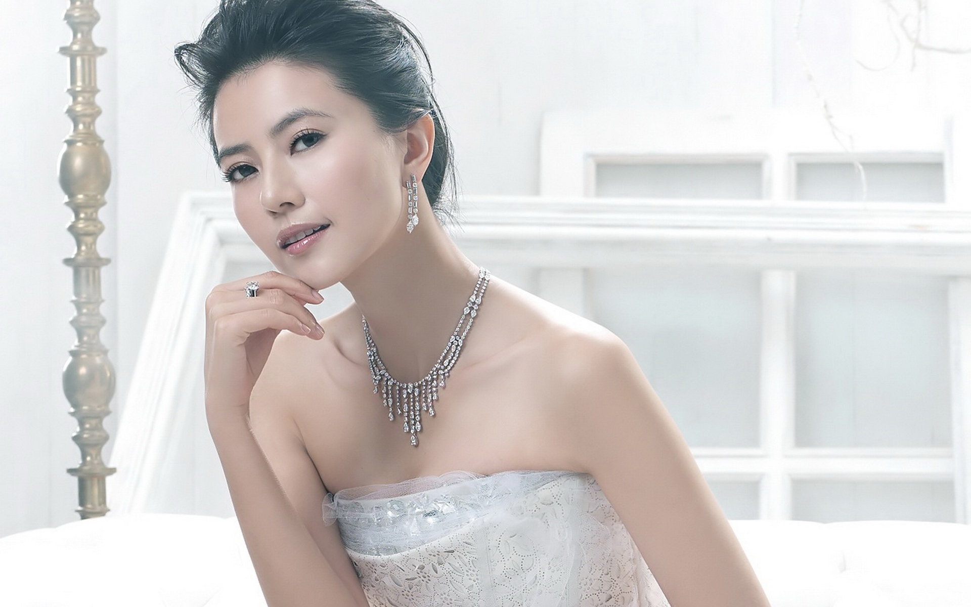 高清中国内地影视北京女演员高圆圆桌面壁纸之靓丽气质美女图片 高清中国内地影视北京女演员高圆圆桌面壁纸之靓丽气质美女图片
