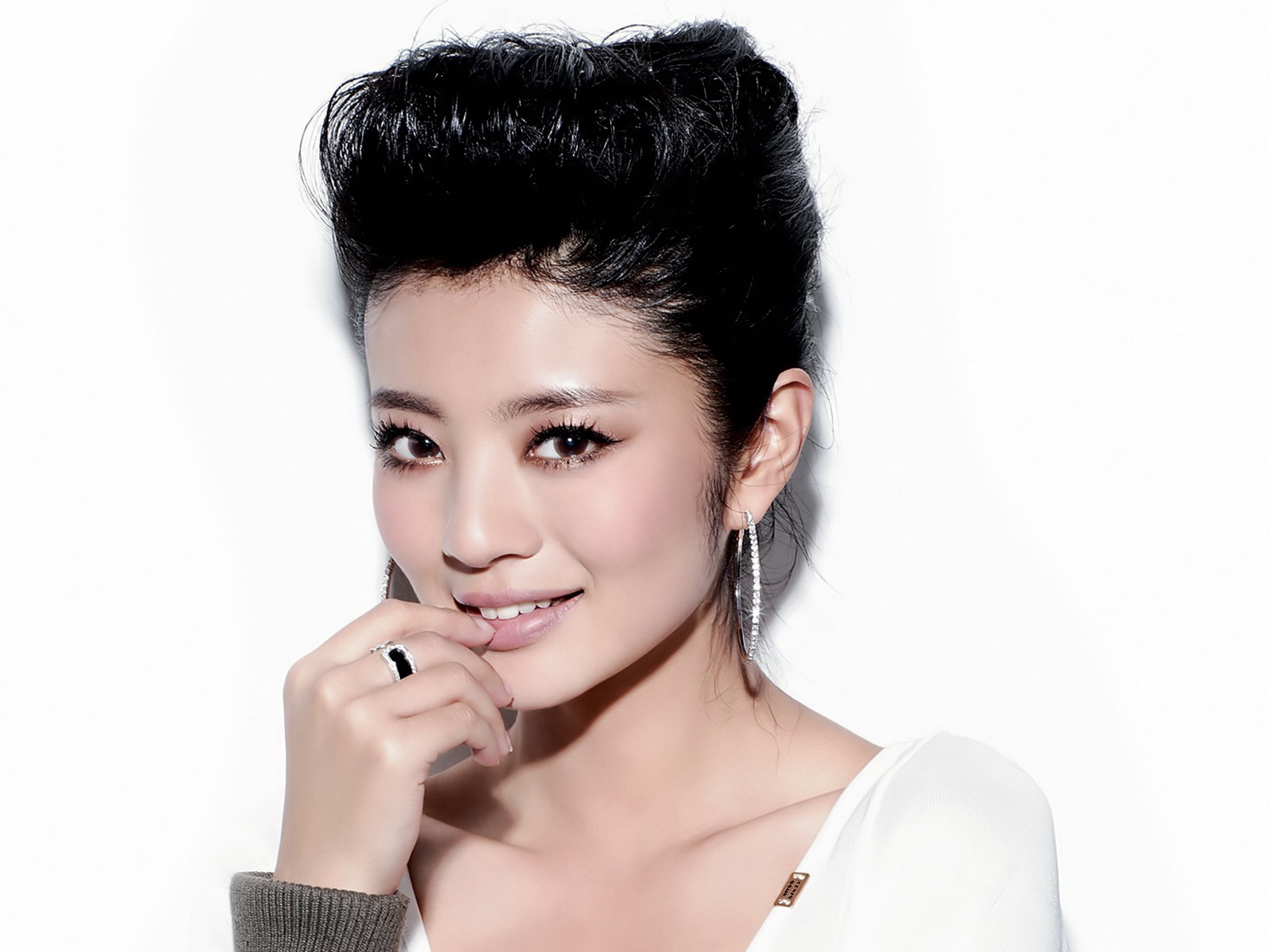美女明星李晟桌面超清壁纸图片