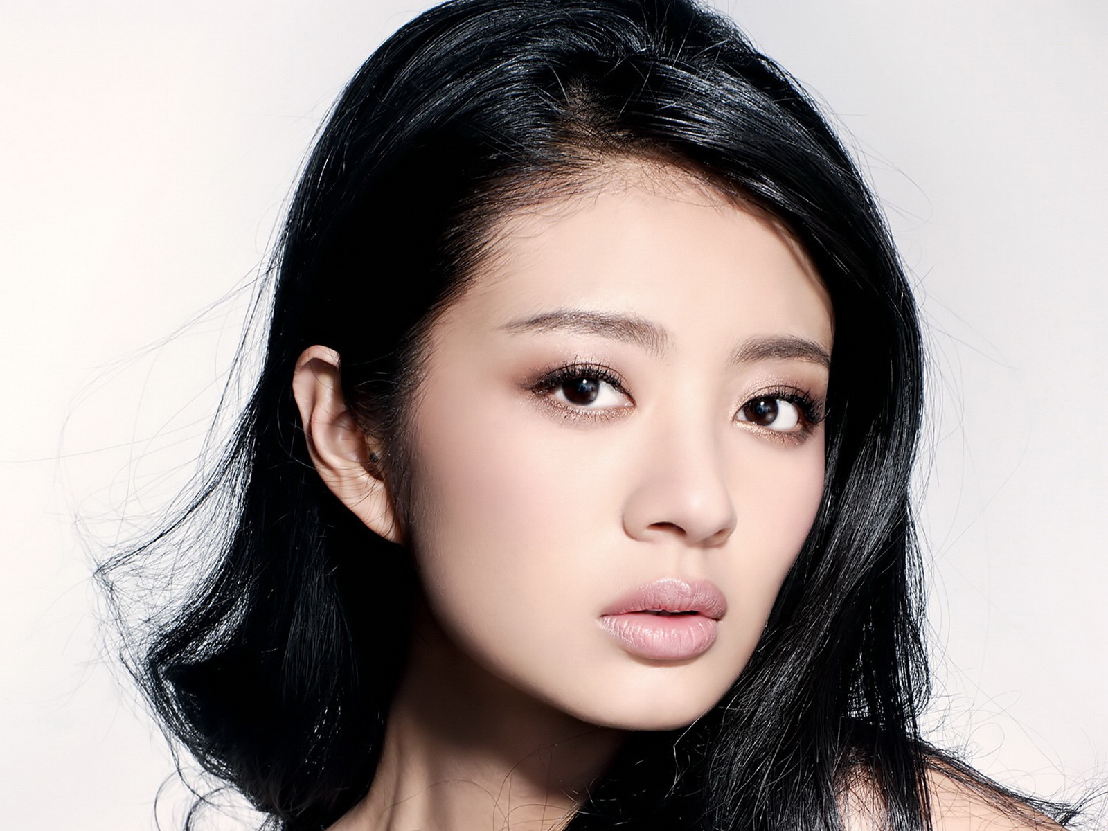 美女明星李晟桌面超清壁纸图片