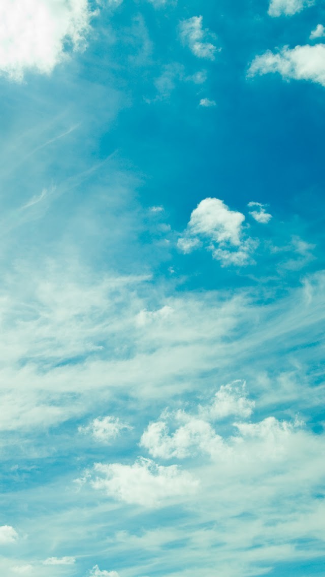 蔚蓝的天空高清桌面壁纸图片