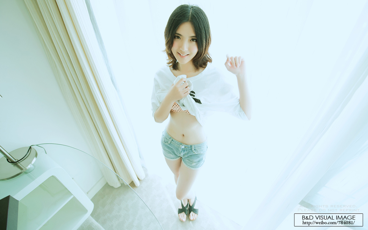 高清辽宁省鞍山清晨阳光里的美少女向你道早安私房照写真图片下载图片