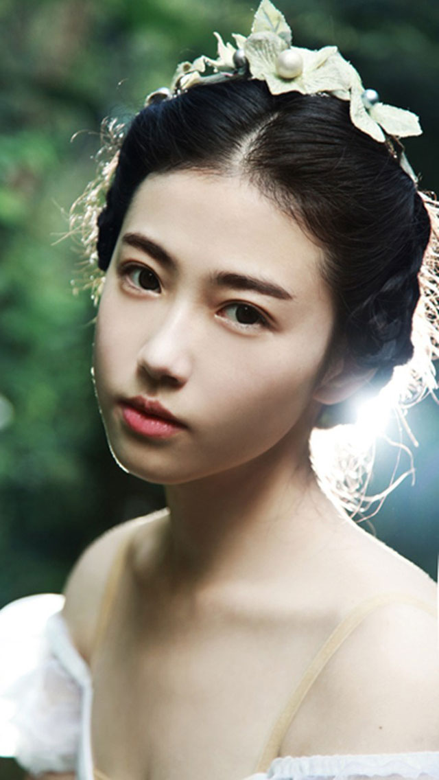 高清湖北武汉美女气质女神张辛苑巴黎浪漫写真图片手机壁纸图片
