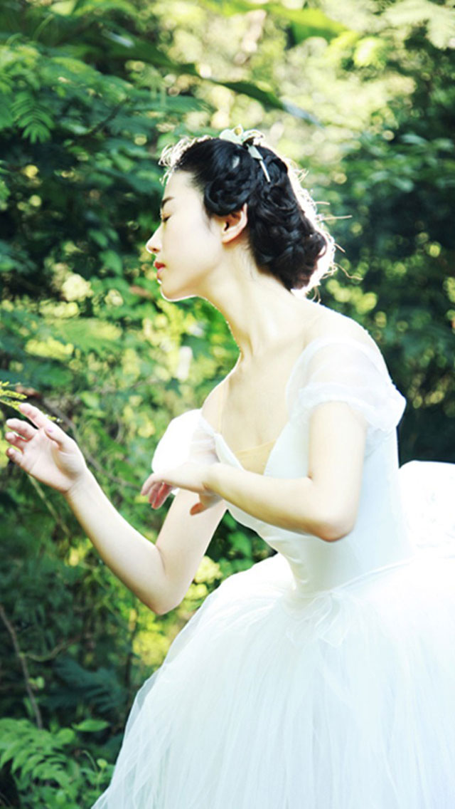 高清湖北武汉美女气质女神张辛苑巴黎浪漫写真图片手机壁纸图片