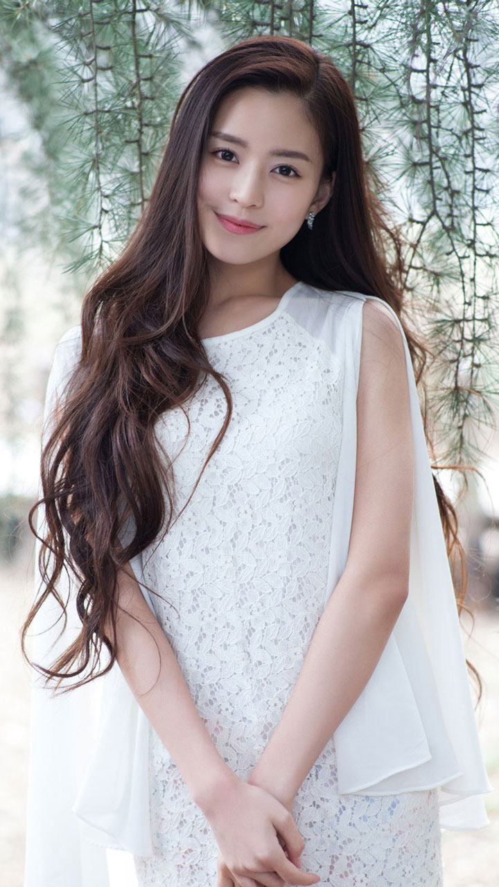 中国内地广东省深圳女演员温心swan图片（一）：深大校花温心卷发清纯写真图片图片
