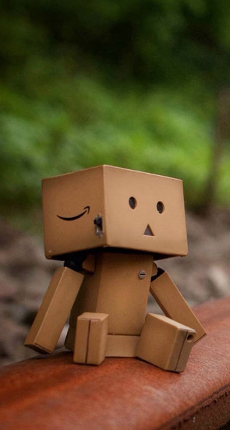 纸盒人Danboard高清手机壁纸740*1384图片