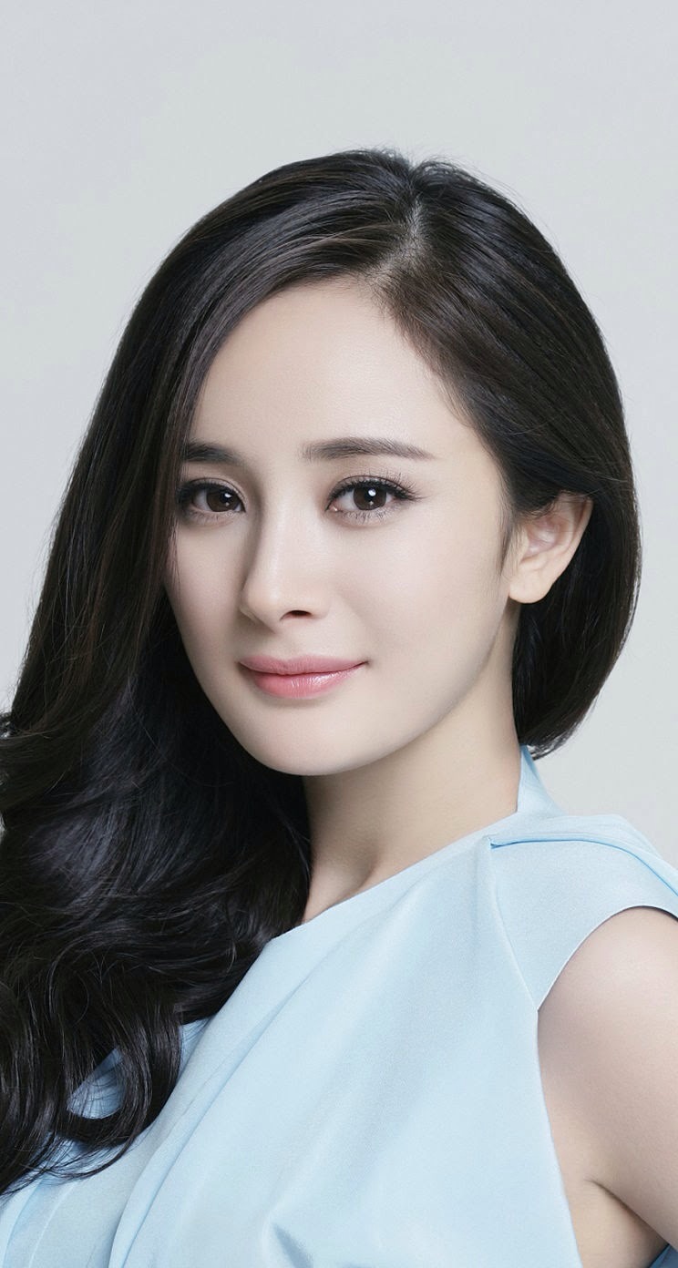 80后新生代娱乐大明星小花旦杨幂高清壁纸图片