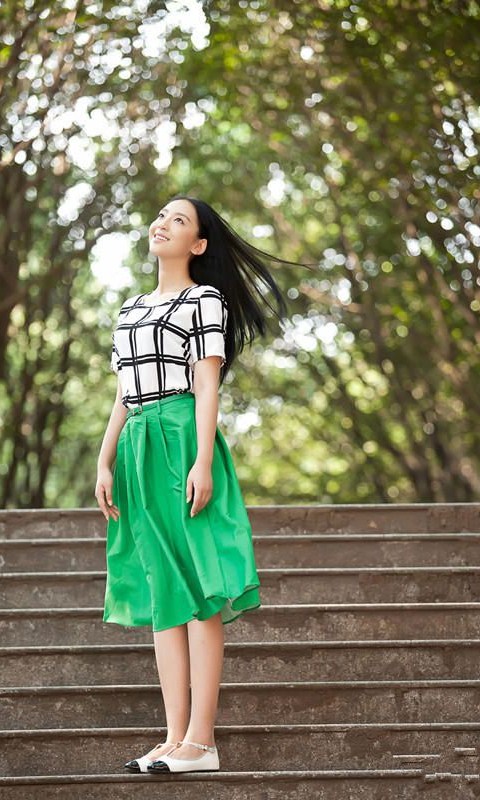 中国内地女演员极品美女模特曹阳香肩撩人摄影图片图片