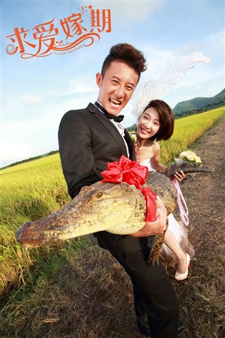 穿婚纱的纹身女孩图片