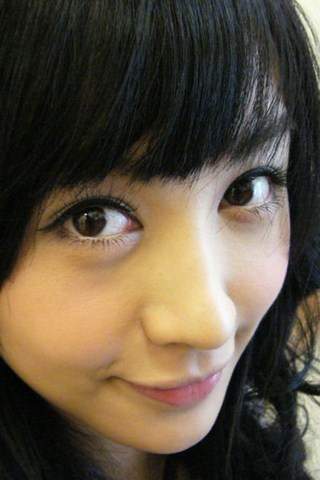 花儿与少年李菲儿青春派时尚写真手机壁纸图片