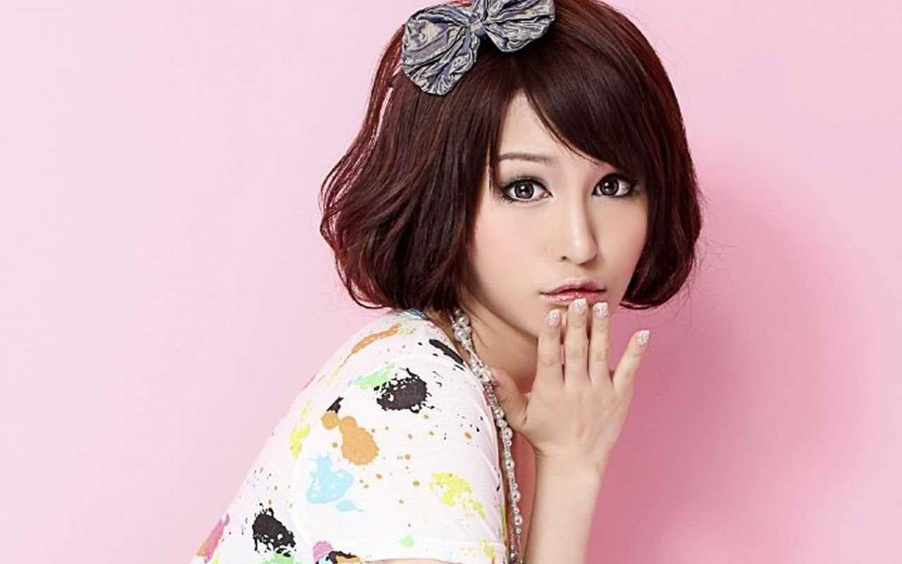 中国香港艺人及模特陈静居家服饰性感自拍图片