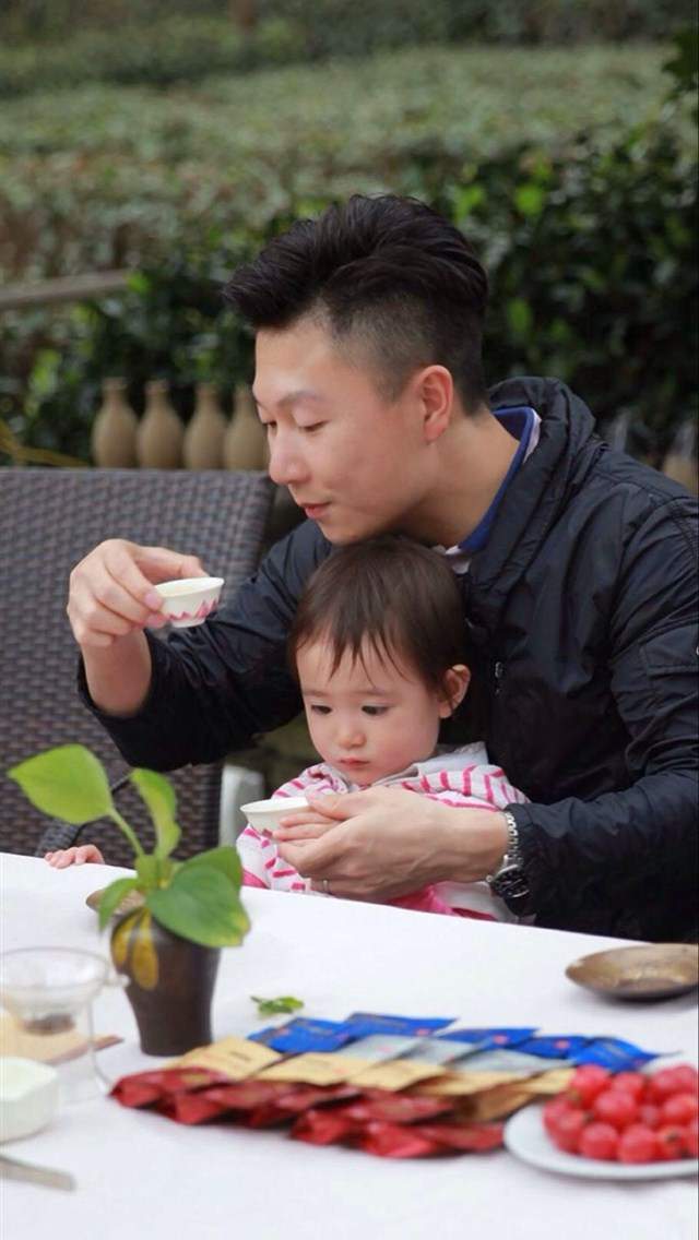 真人秀《爸爸回来了》iPhone苹果手机壁纸图片