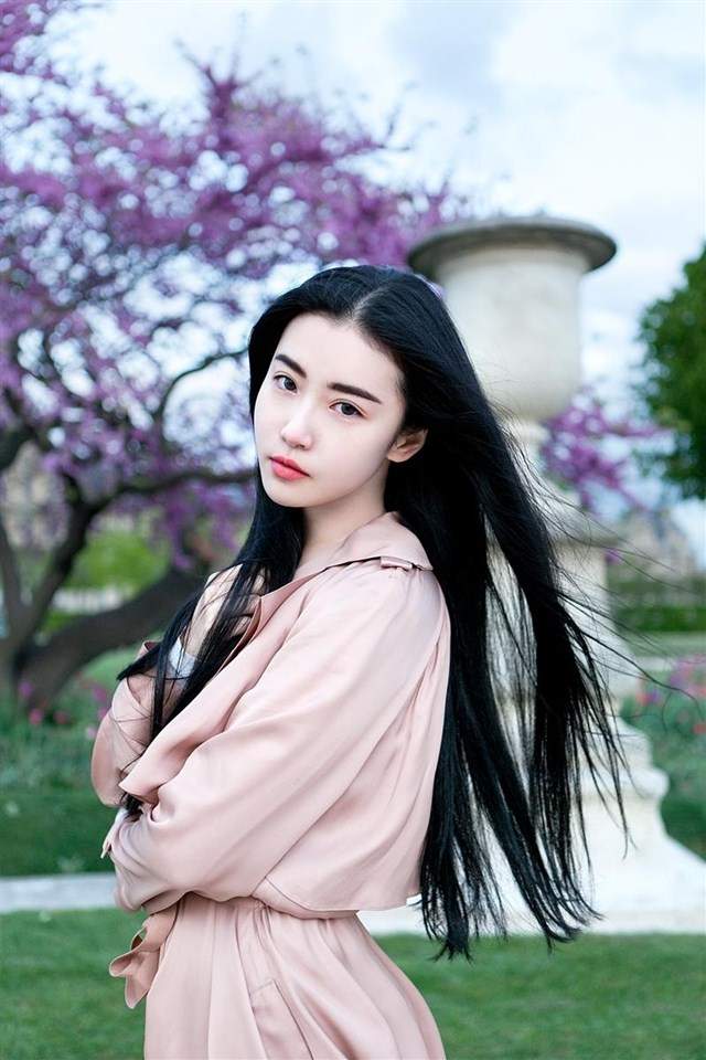 高清湖北武汉美女张辛苑巴黎唯美写真手机桌面壁纸下载图片