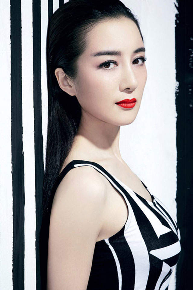 中国内地辽宁省锦州女演员李依晓时尚性感写真手机壁纸下载图片