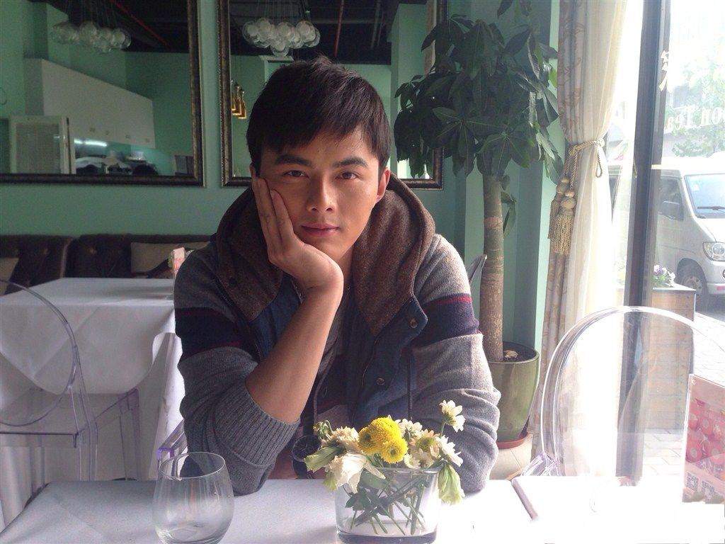 中国内地浙江省衢州男演员叶祖新明星帅哥写真高清电脑桌面壁纸图片
