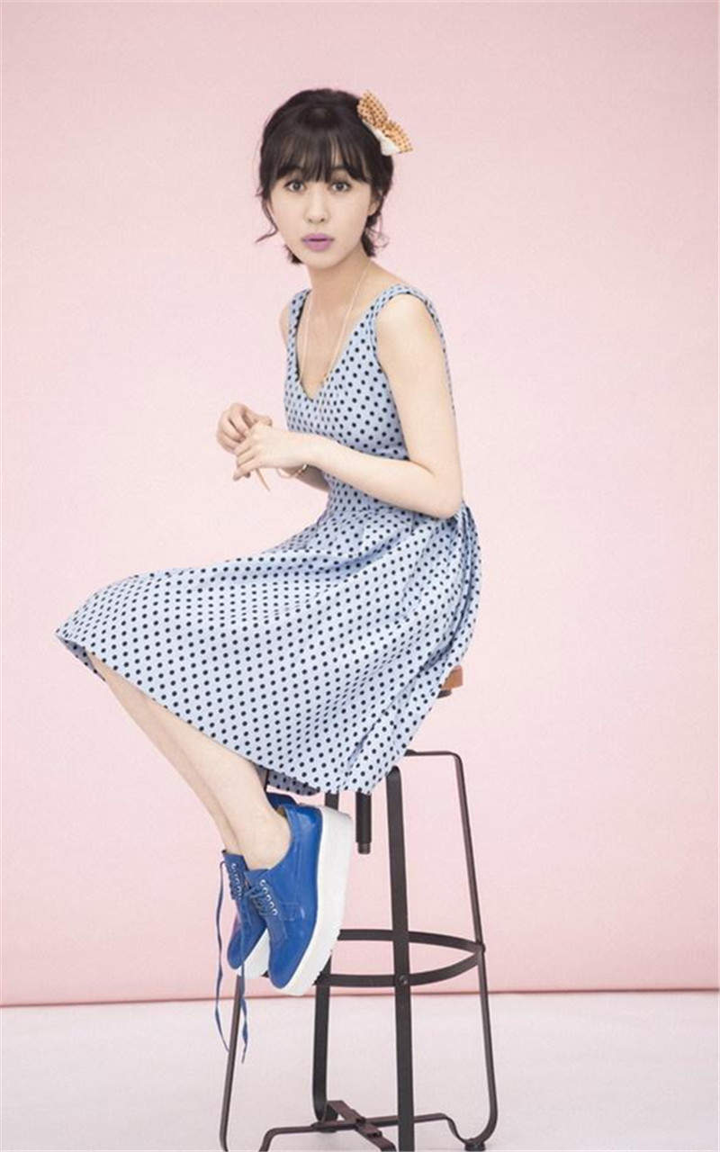 花儿与少年李菲儿青春派时尚写真手机壁纸图片