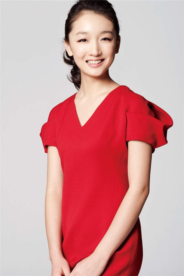 高清中国内地影视河北省石家庄女演员周冬雨百变造型时尚杂志写真图片壁纸图片