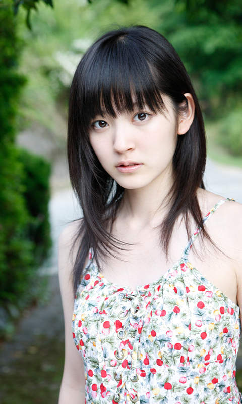 日本千叶女歌手铃木爱理桌面壁纸之居家写真图片