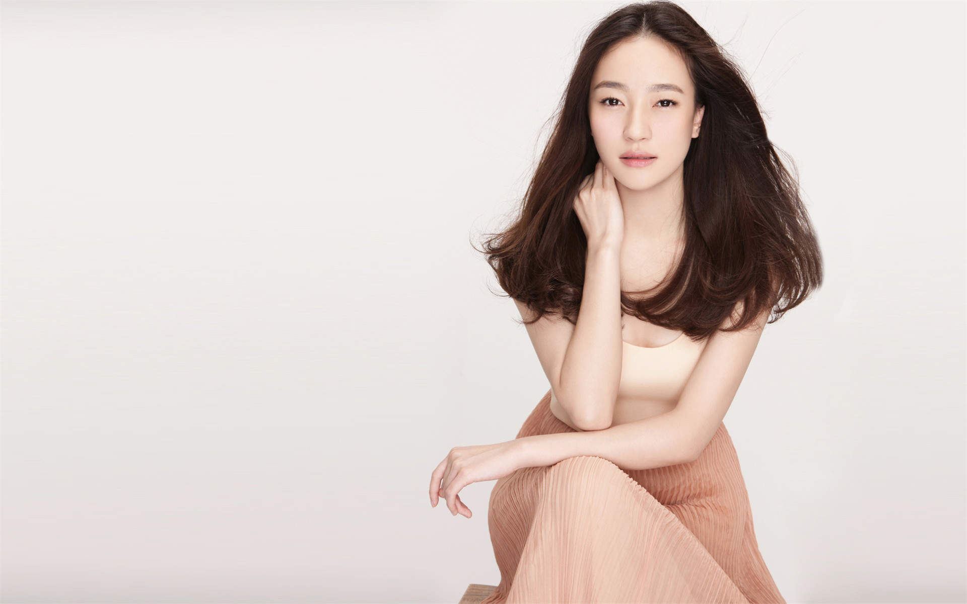 高清安徽省马鞍山女明星焦俊艳烈焰红唇时尚写真图片桌面壁纸图片