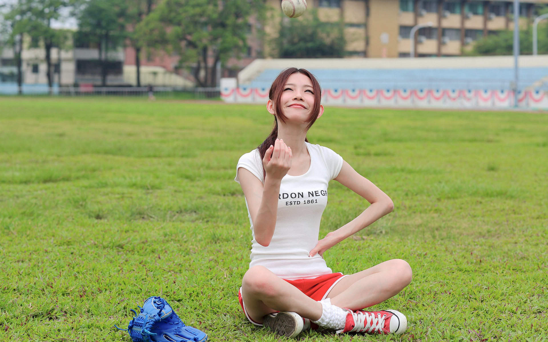 超短裙美女图片
