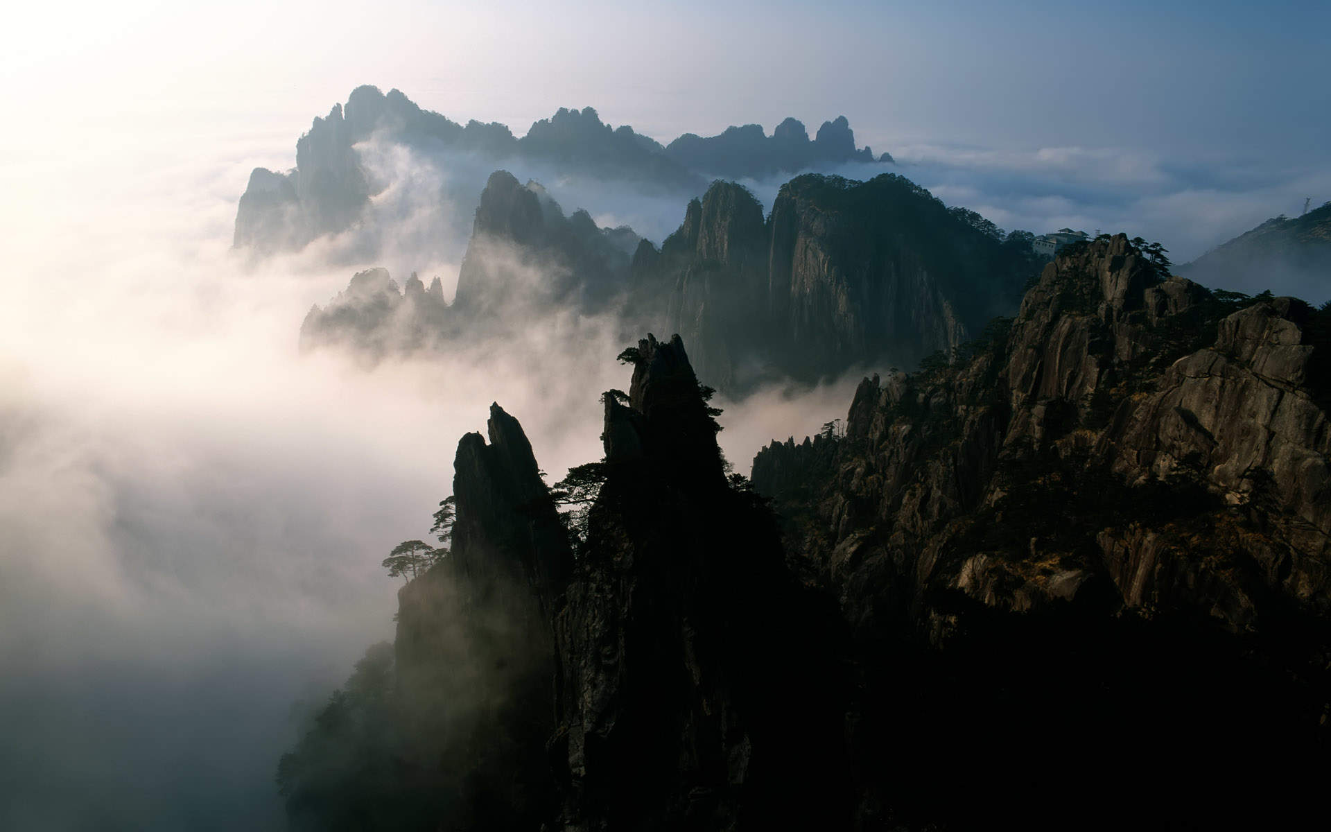 深山里的瀑布溪流高清电脑桌面壁纸图片