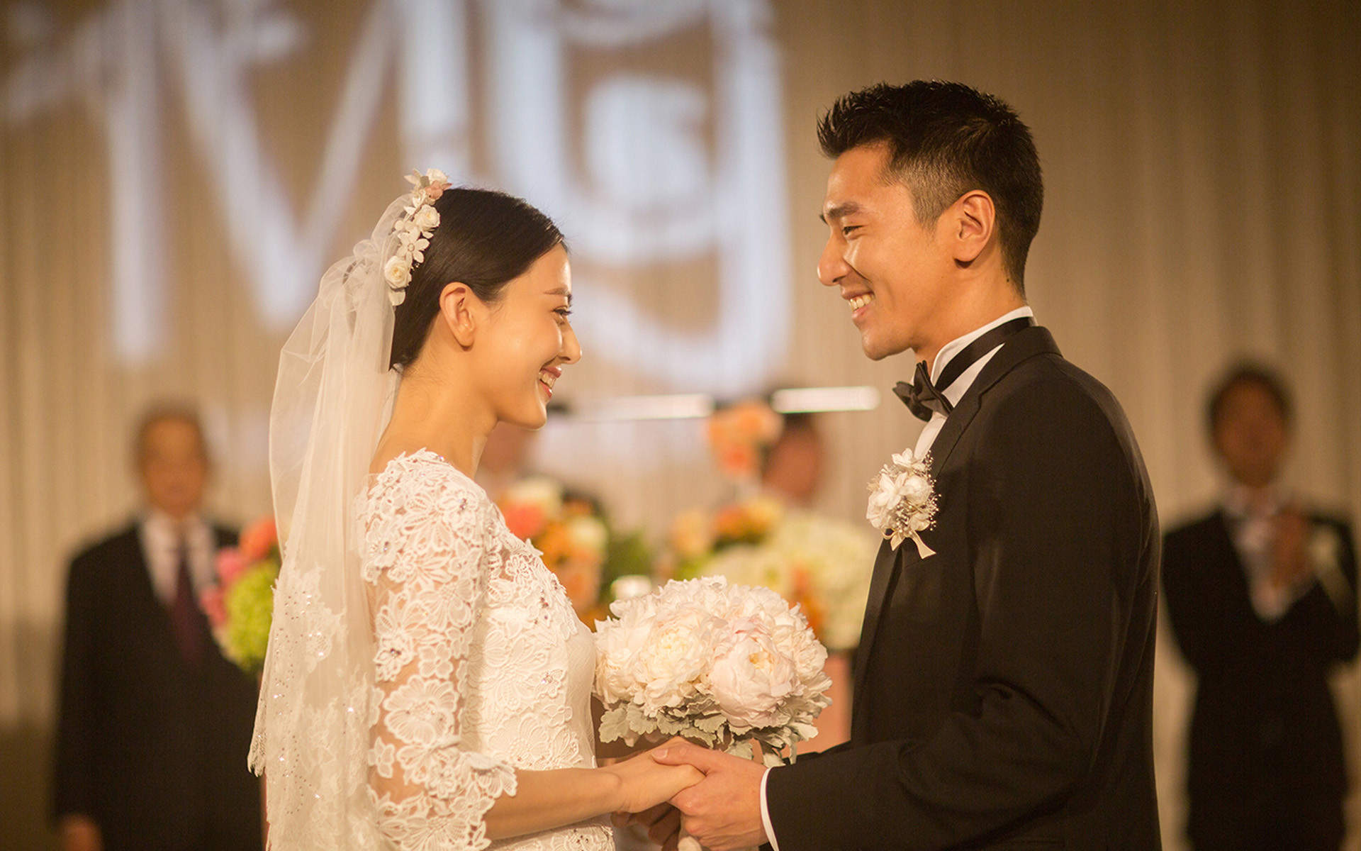 宅男女神高圆圆赵又廷台北婚礼甜蜜婚纱照桌面壁纸图片