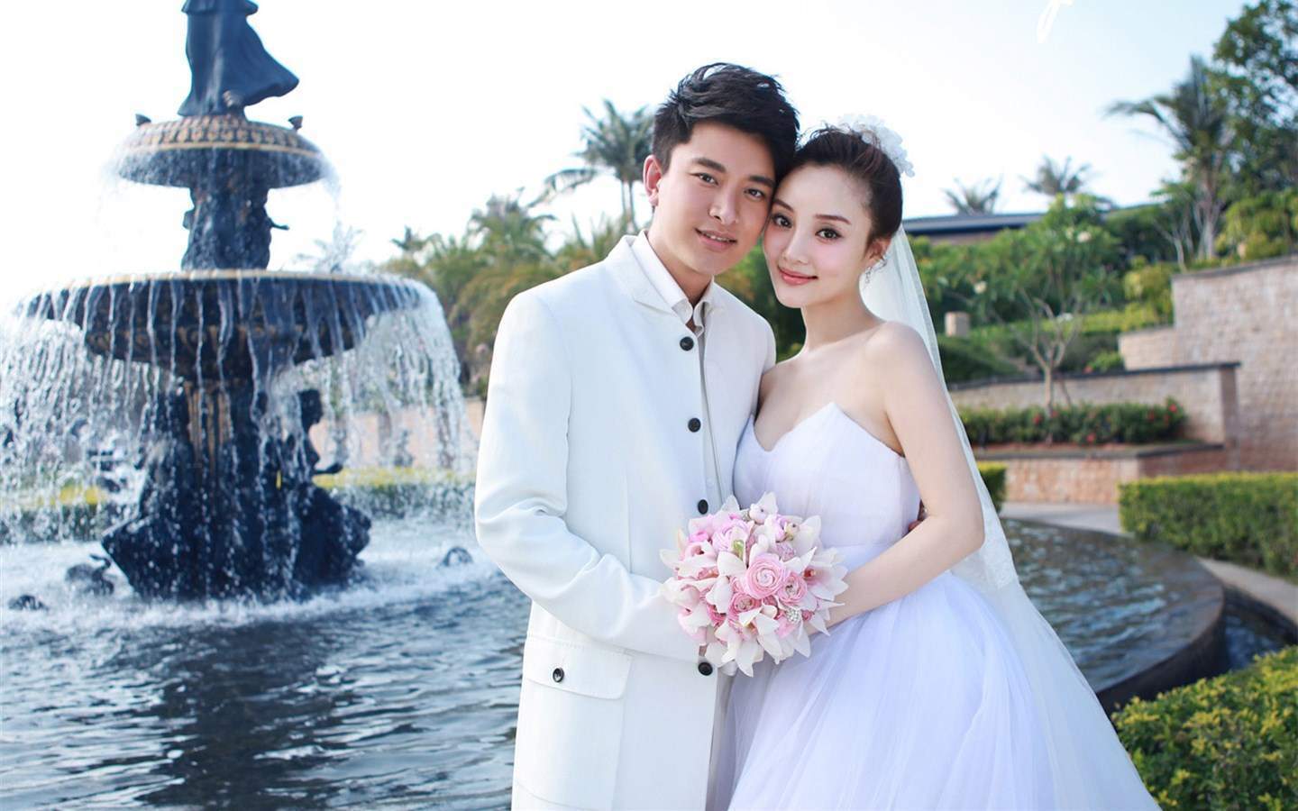 包贝尔搞怪婚纱照图片电脑桌面壁纸下载图片