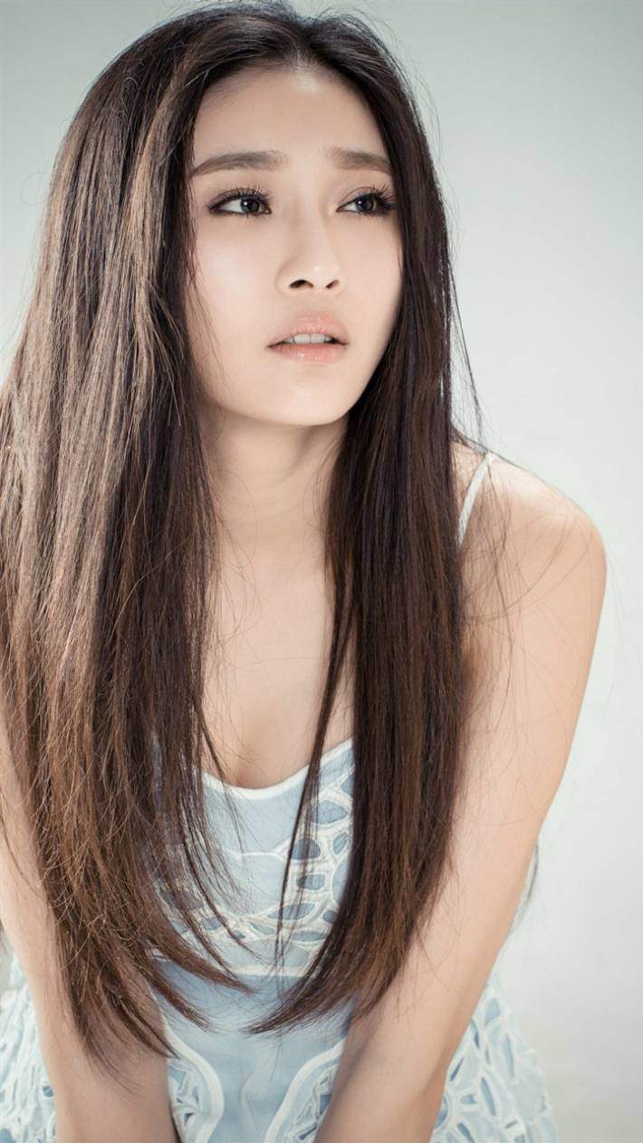 高清生于吉林省延吉美女陈冰灵动洒脱街拍写真图片图片
