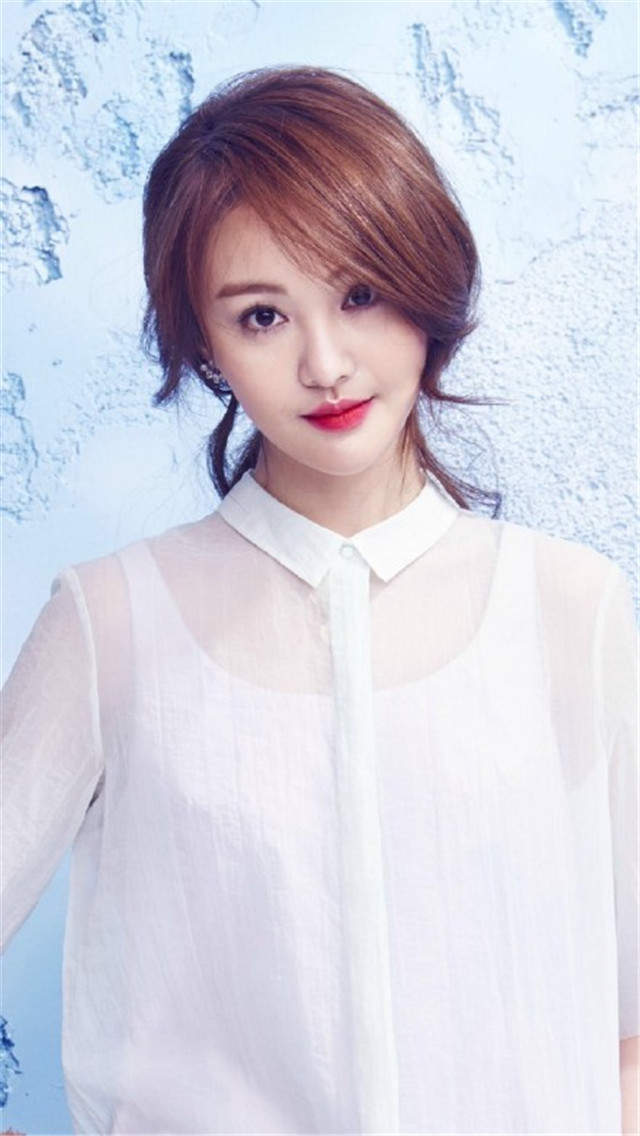 高清中国内地女演员郑爽泡面刘海清爽元气写真图片图片