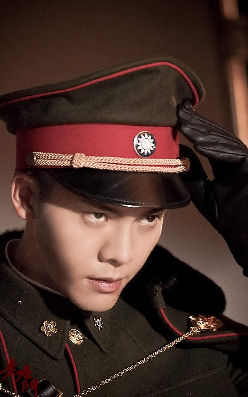 中国香港华语影视男演员歌手陈伟霆第四张个人专辑《headsortails》宣传写真图片陈伟霆专辑封面写真图片图片