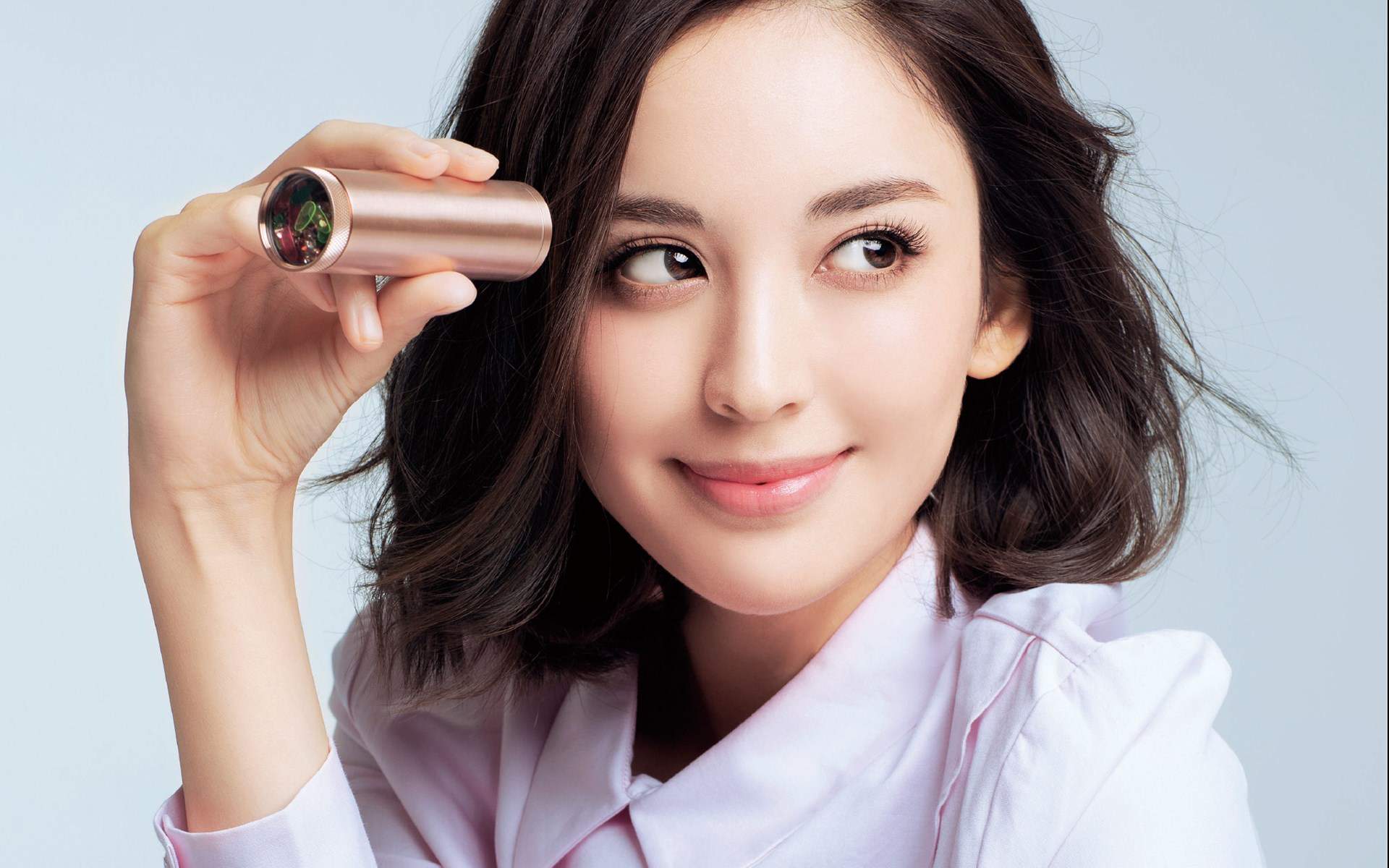 中国内地新疆乌鲁木齐市影视女演员古力娜扎率性性感写真手机壁纸图片 中国内地新疆乌鲁木齐市影视女演员古力娜扎率性性感写真手机壁纸图片