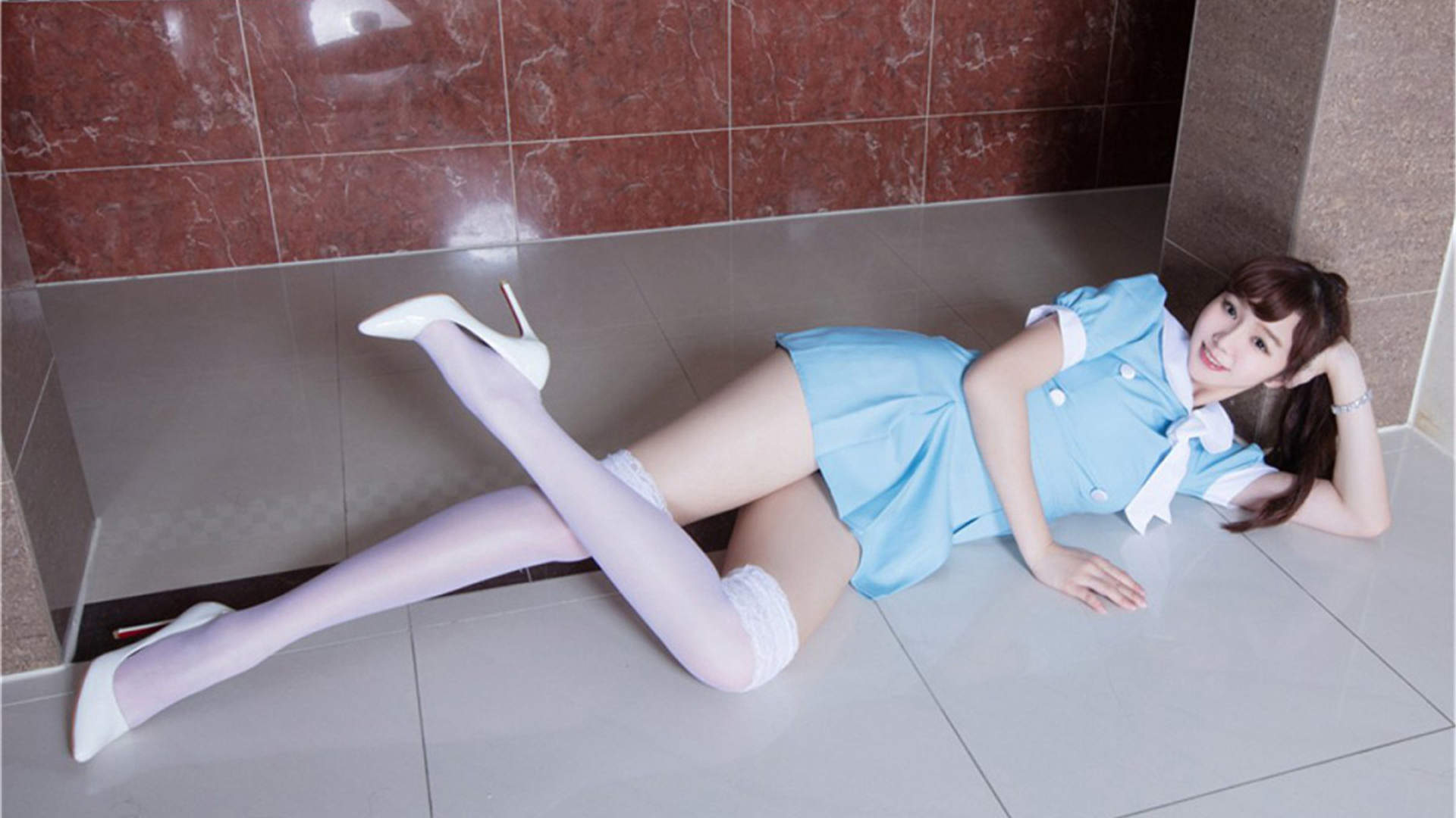长腿美女图片