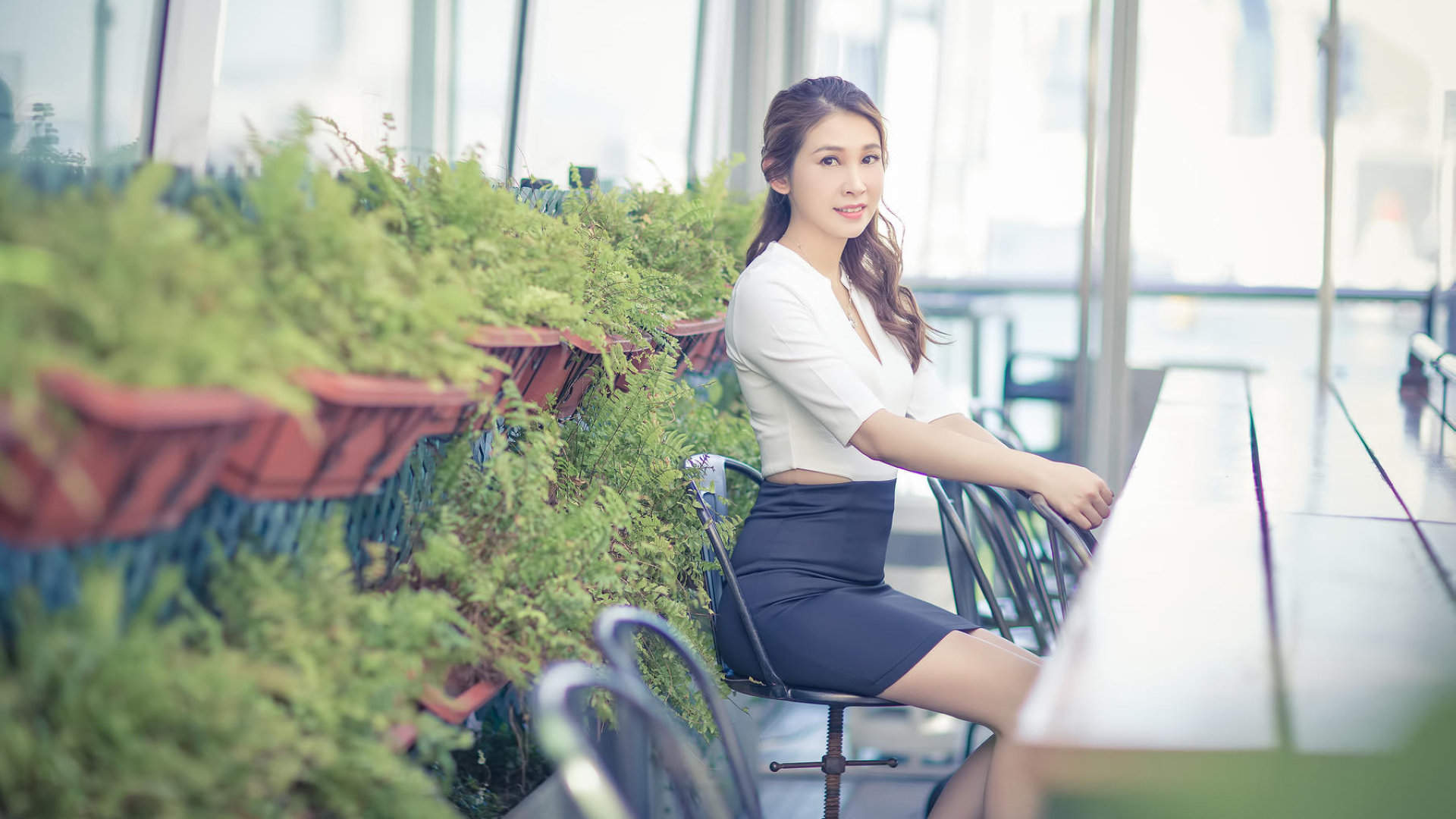 红色诱惑熟女少妇美照自拍图片