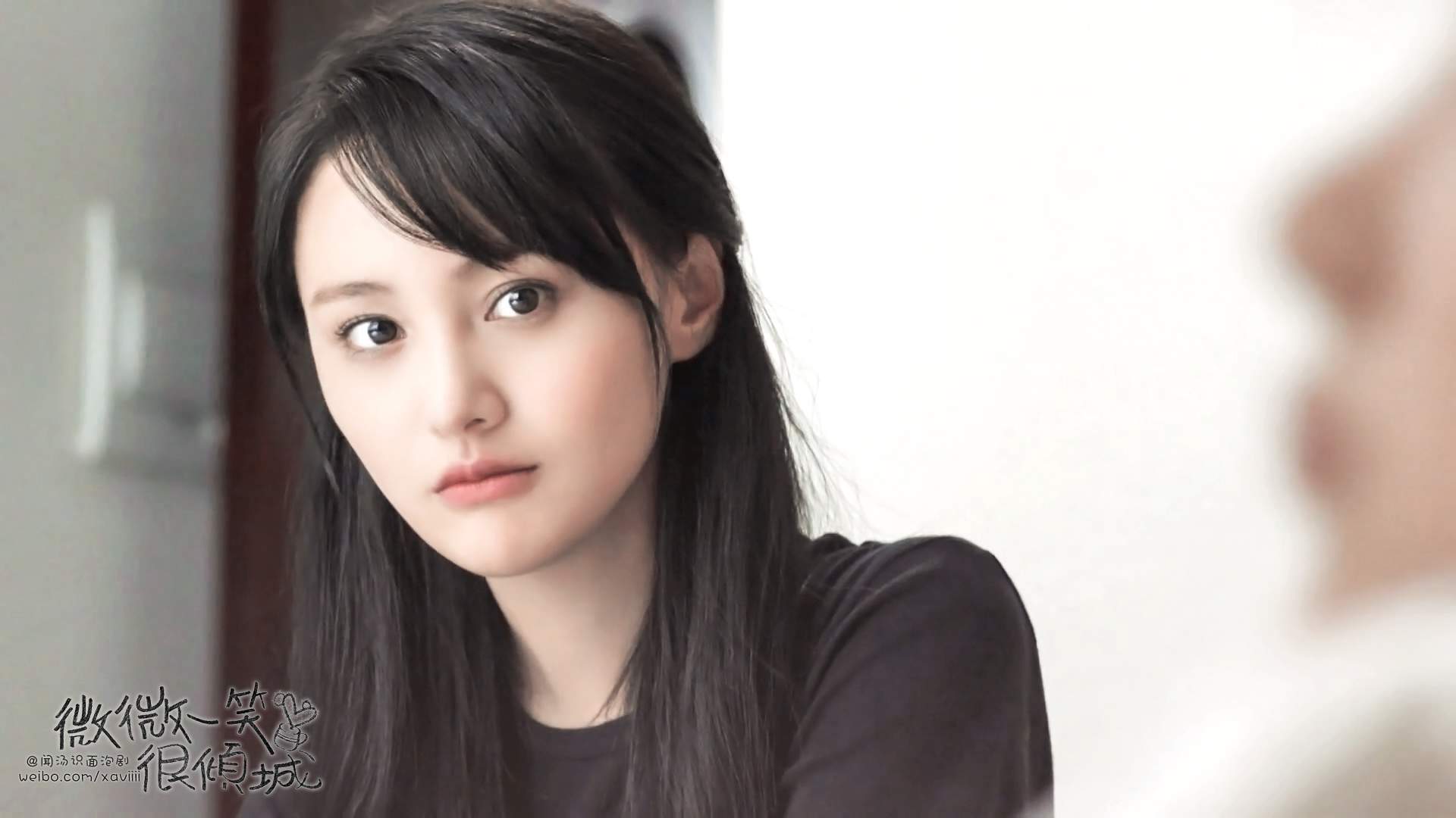 高清中国内地女演员郑爽泡面刘海清爽元气写真图片图片