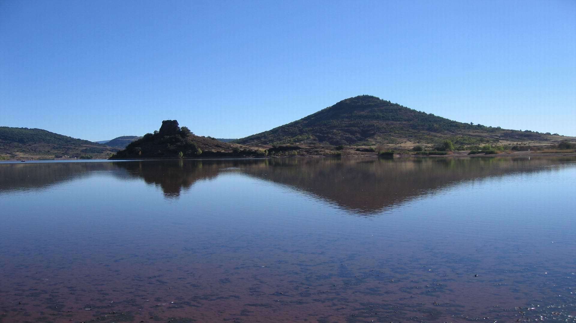 闪亮耀眼湖面风景图片手机壁纸图片