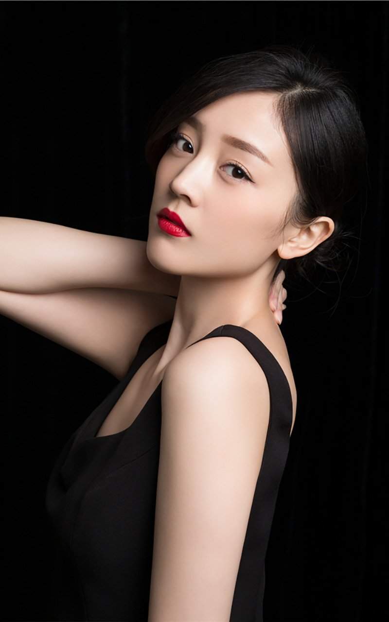 高清湖北省十堰美女氧气美女何花清纯甜美时尚写真手机壁纸下载图片