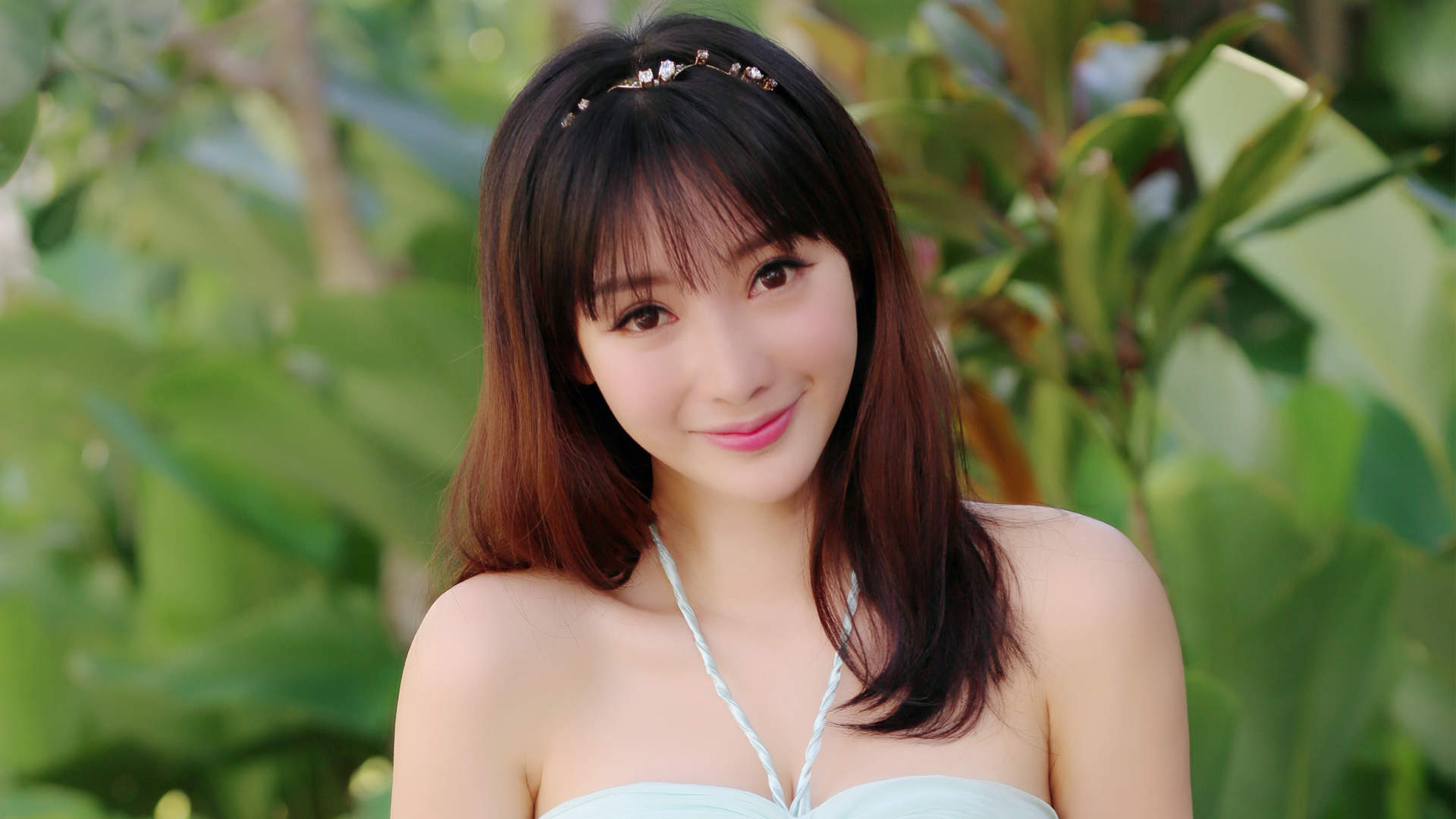 中国内地湖南衡阳女演员柳岩性感白裙沙漠艺术写真牵骆驼变塞外明珠(一)图片
