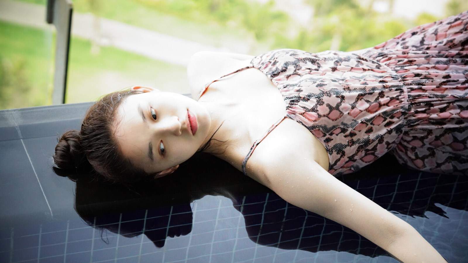 中国内地浙江省湖州影视女演员林允唯美高清桌面壁纸图片