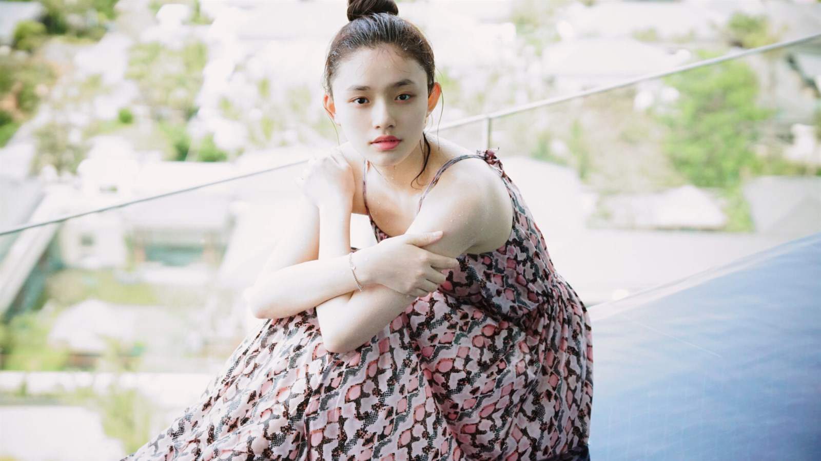 中国内地浙江省湖州影视女演员林允唯美高清桌面壁纸图片
