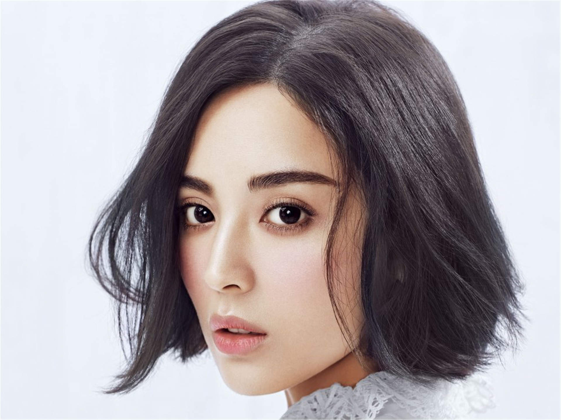 中国内地新疆乌鲁木齐市影视女演员古力娜扎清秀写真手机壁纸图片