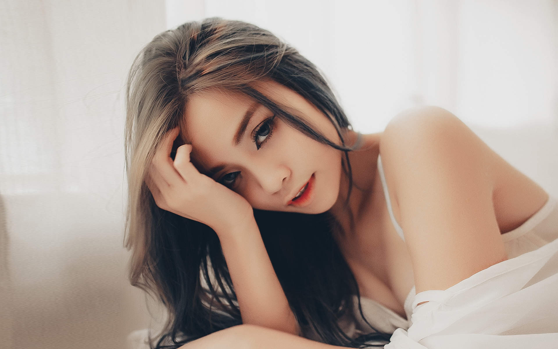 大陆女明星清新美女治愈系清纯唯美白皙高清桌面壁纸图片