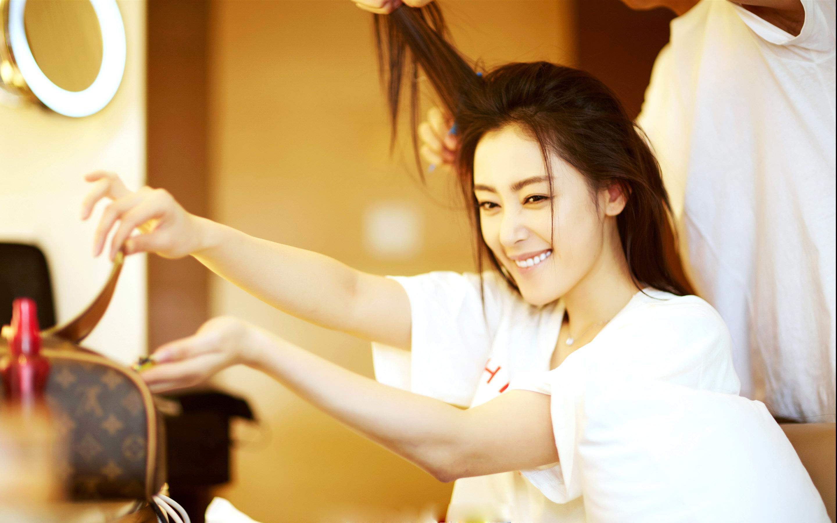 IU李智恩高清舞台性感可爱图片图片