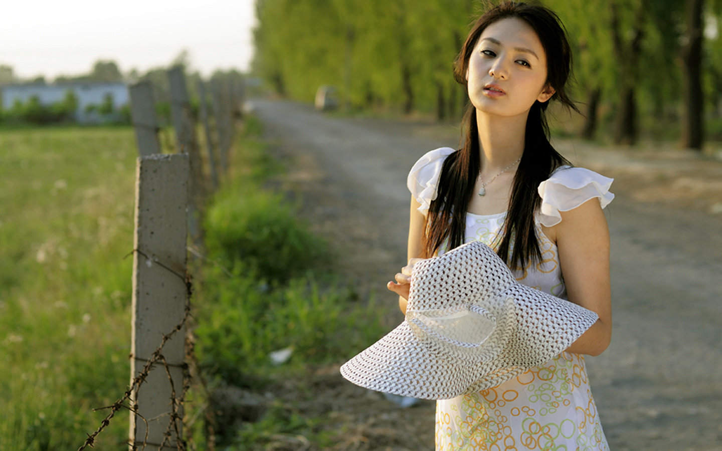 自然美女图片