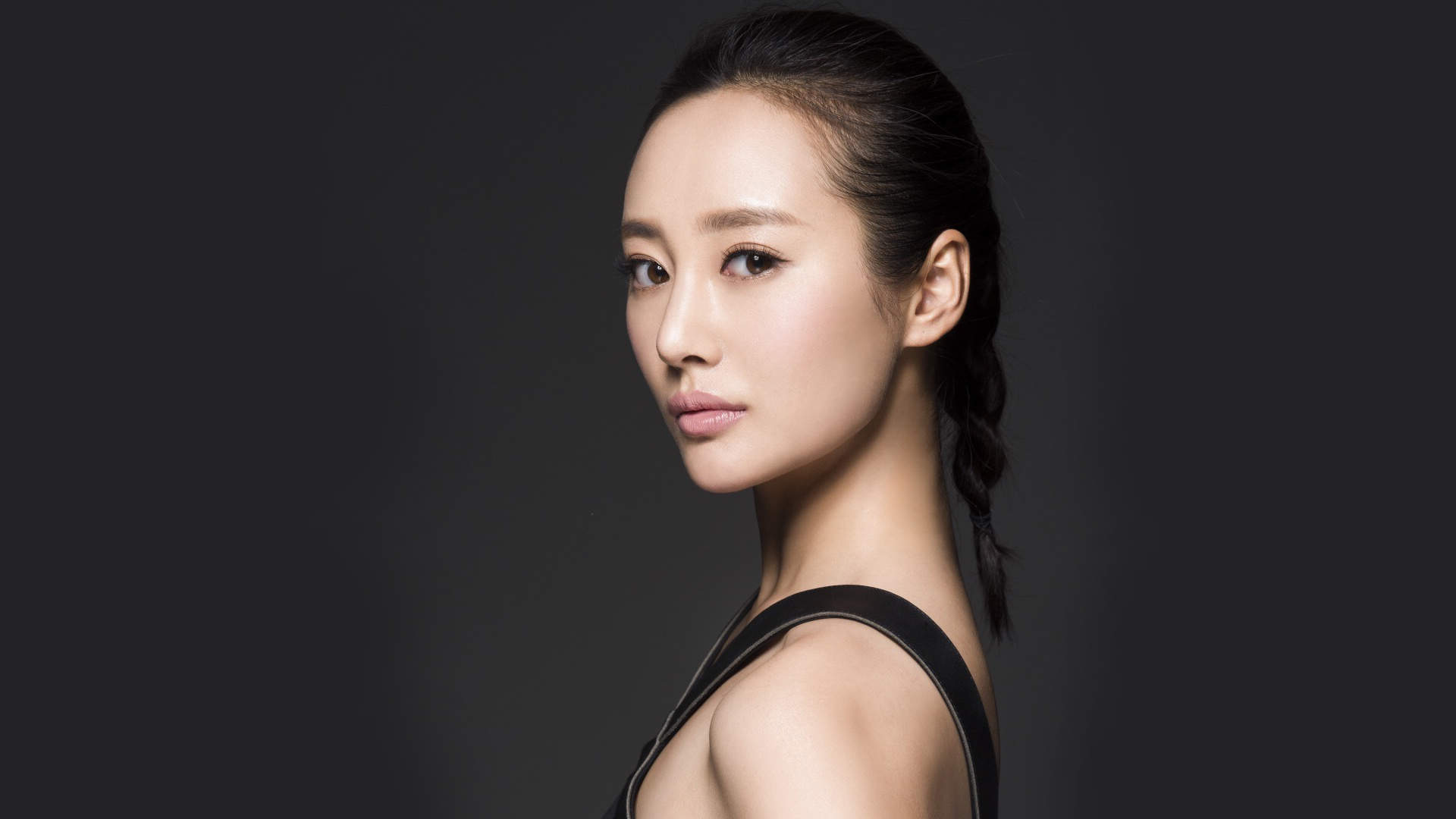高清中国内地安徽芜湖女演员李纯舞蹈造型性感写真图片图片